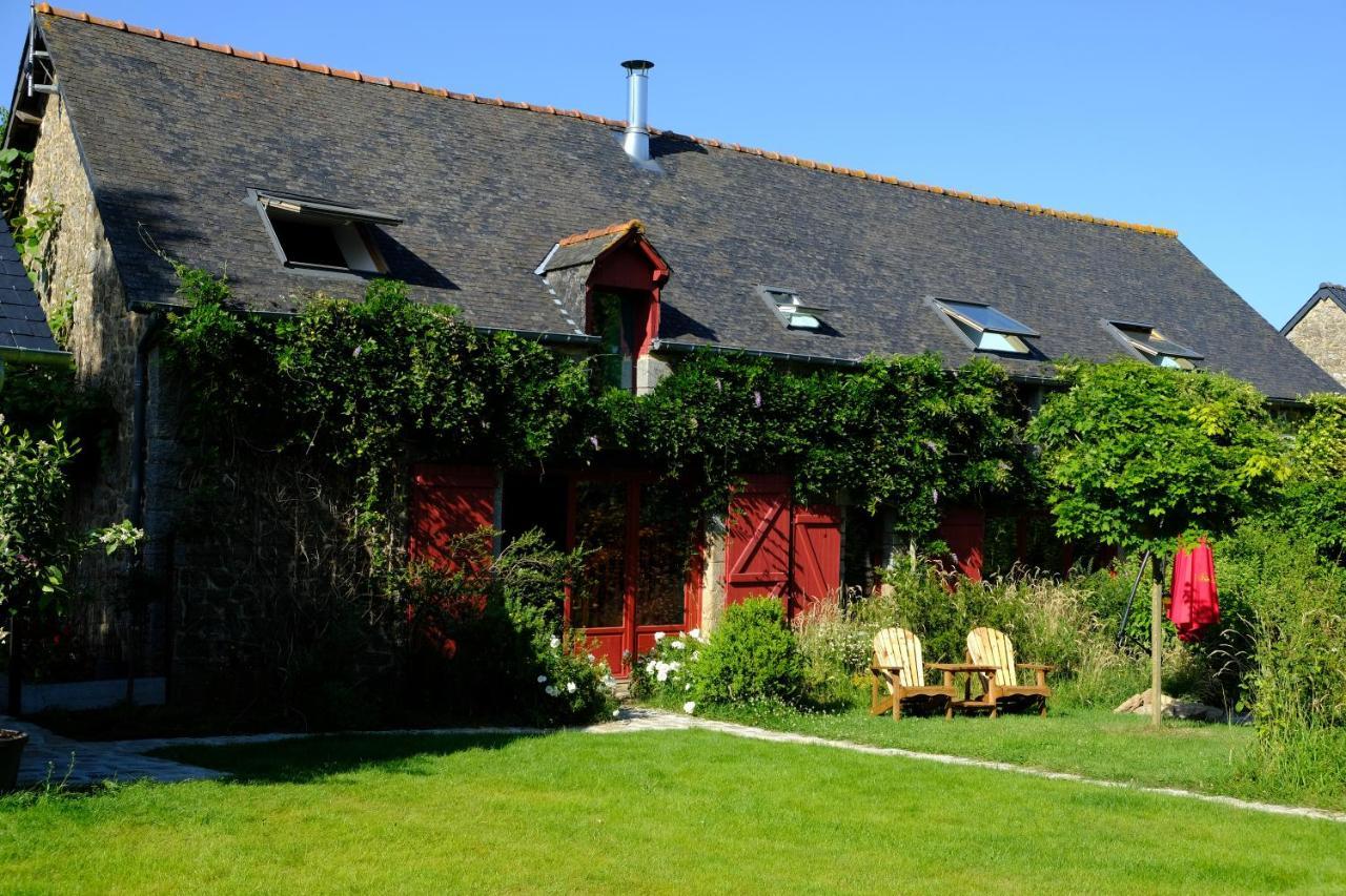 La Maison Jaune A La Janaie Parigne Ngoại thất bức ảnh