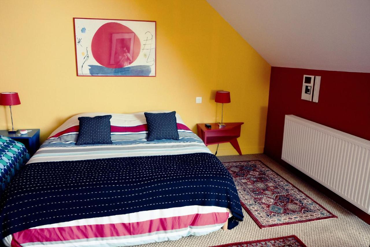 La Maison Jaune A La Janaie Parigne Ngoại thất bức ảnh